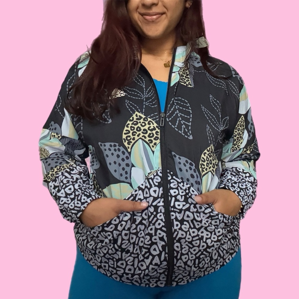 ✨adidas printed windbreaker - blue print ✨